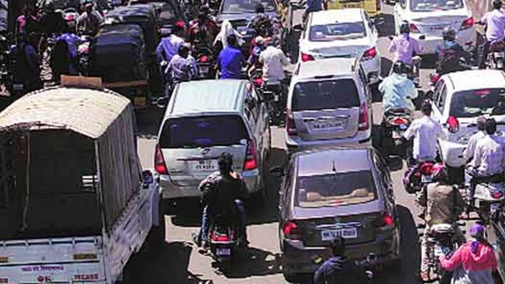 Traffic congestion due to various narrow roads in Pimpri Chinchwad city pune print news Traffic congestion due to various narrow roads in Pimpri Chinchwad city pune print news