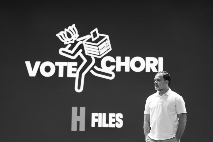 राहुल गांधींच्या आरोपांना हरियाणाच्या मुख्य निवडणूक आयुक्तांनी उत्तर दिले. ते म्हणाले, काँग्रेसकडे मतदारयादीची माहिती २०२४ लाच देण्यात आली होती. मात्र सप्टेंबर महिन्यापर्यंत त्यांच्याकडून एकाही व्यक्तीने तक्रार दाखल केली नाही.