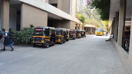 rickshaw drivers harass residents and students inside regency anantam complex Dombivli rickshaw drivers harass residents and students inside regency anantam complex Dombivli