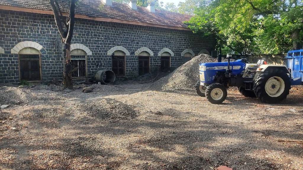 Despite the notice from the Tehsildar, the sand stock in the premises of the construction department has disappeared