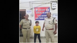 scared minor boy found alone in amravati express nagpur railway rpf nanhe farishte rescue