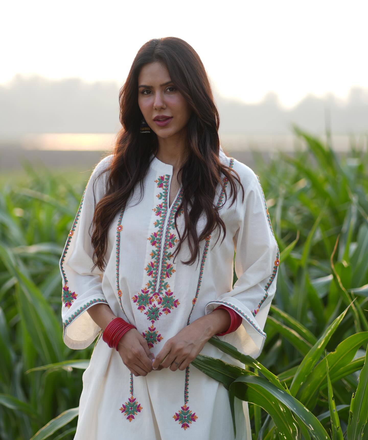 अभिनेत्री सोनम बाजवा