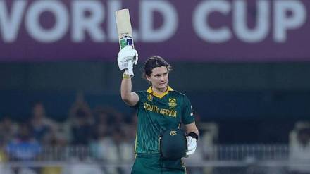 दक्षिण आफ्रिकेची कर्णधार लॉरा वोल्वाडने नव्या विक्रमाला गवासणी घातली.(छायाचित्र सोशल मीडिया)