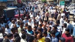 शिरोळमध्ये शेतकरी संघटना, कारखाना समर्थक, पोलीस यांच्यात झटापट; कर्नाटकातील ऊसतोडीकडे लक्ष…