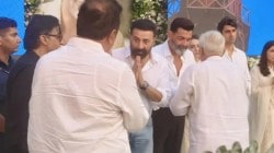 धर्मेंद्र यांच्या प्रार्थना सभेत भावुक झाले सनी व बॉबी देओल; ऐश्वर्या राय, सलमान खानसह ‘या’ कलाकारांनी वाहिली आदरांजली