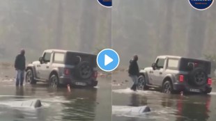 Off-roading thrill turns risky as Thar sinks into the lake!