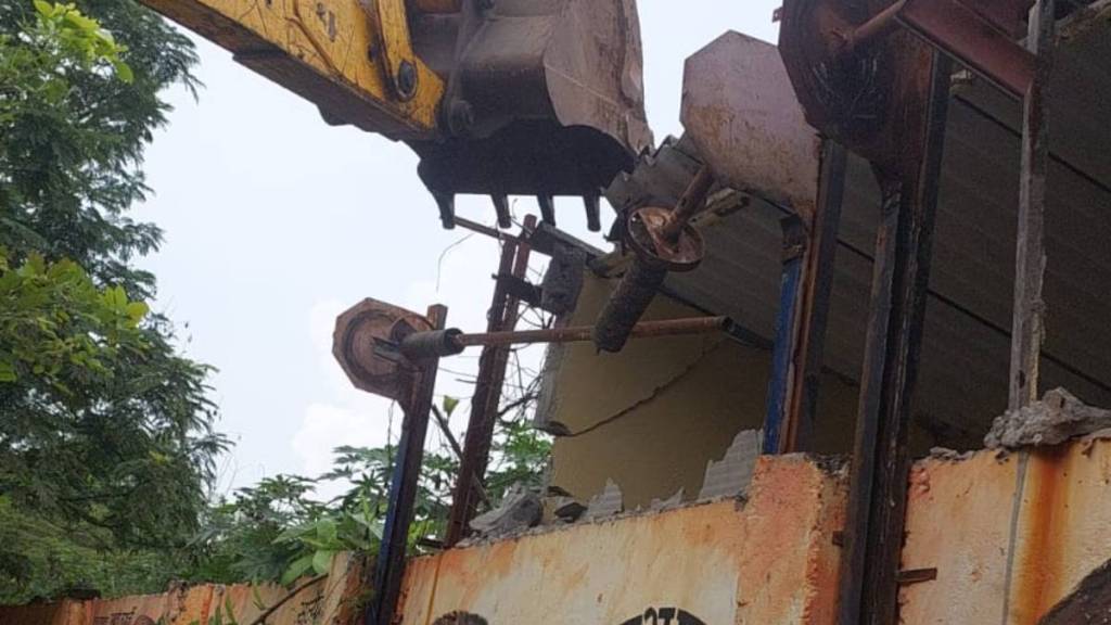 KDMC action on illegal shops news in marathi