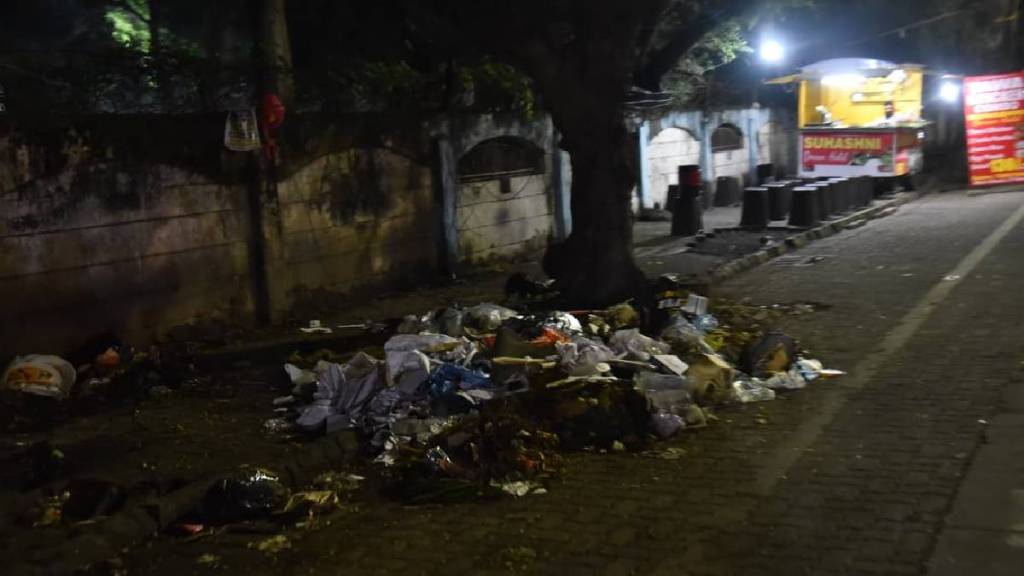 Unauthorized food stalls create chaos from ambazari lake to mate chowk Nagpur news