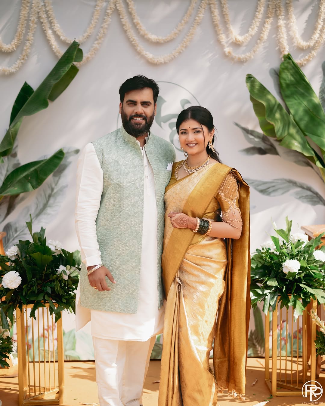 Dnyanada Ramtirthkar engagement look photos
