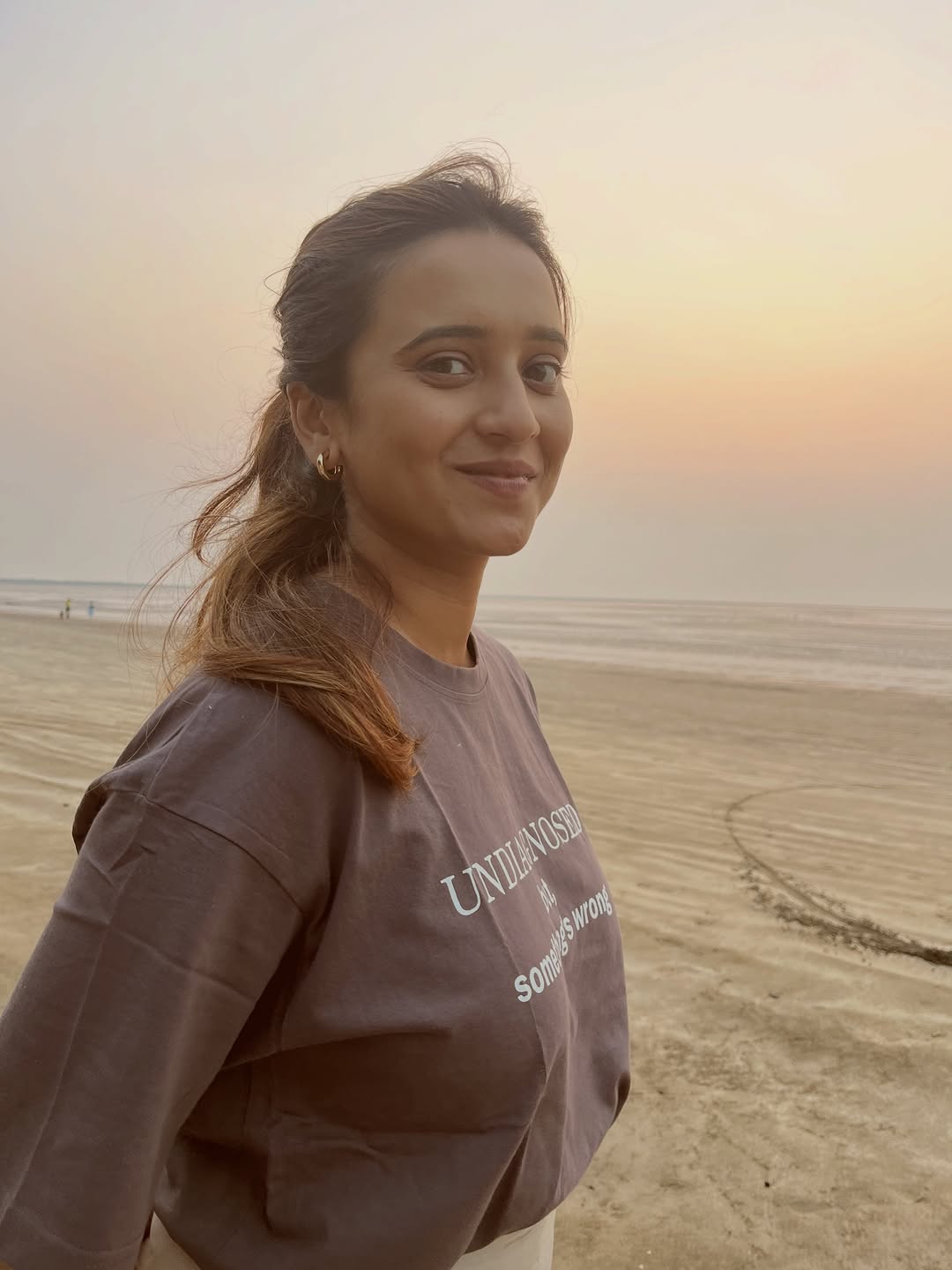 Shivani Surve Ajinkya Nanaware beach romantic sunset look