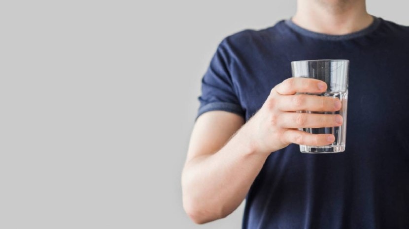 How-to-stay-hydrated-Without-Peeing-All-the-Time