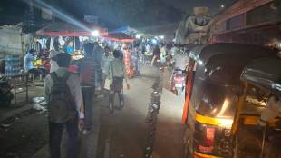 Mira Bhayandar municipal corporation Hawkers sidewalks streets under the Kashimira flyover