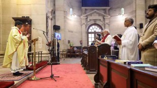 Narendra Modi attends Christmas prayer meeting in Delhi
