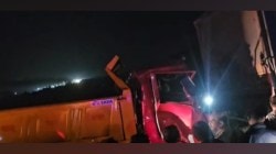 सावर्डे येथे दोन डंपरची समोरासमोर धडक; एक चालक जागीच ठार तर एक गंभीर जखमी