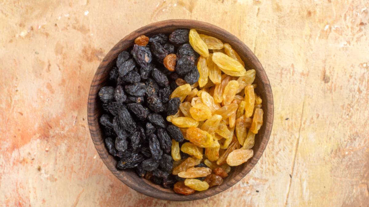 Brown Raisins vs Black Raisins: Which is more nutritious?