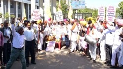 मेंढपाळ व्यावसायिकांची अहिल्यानगरमध्ये निदर्शने, शस्त्र परवान्याची मागणी