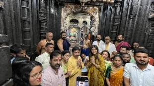 Actress Shilpa Shetty, MLA Prasad Lad visited Mahalaxmi in Kolhapur