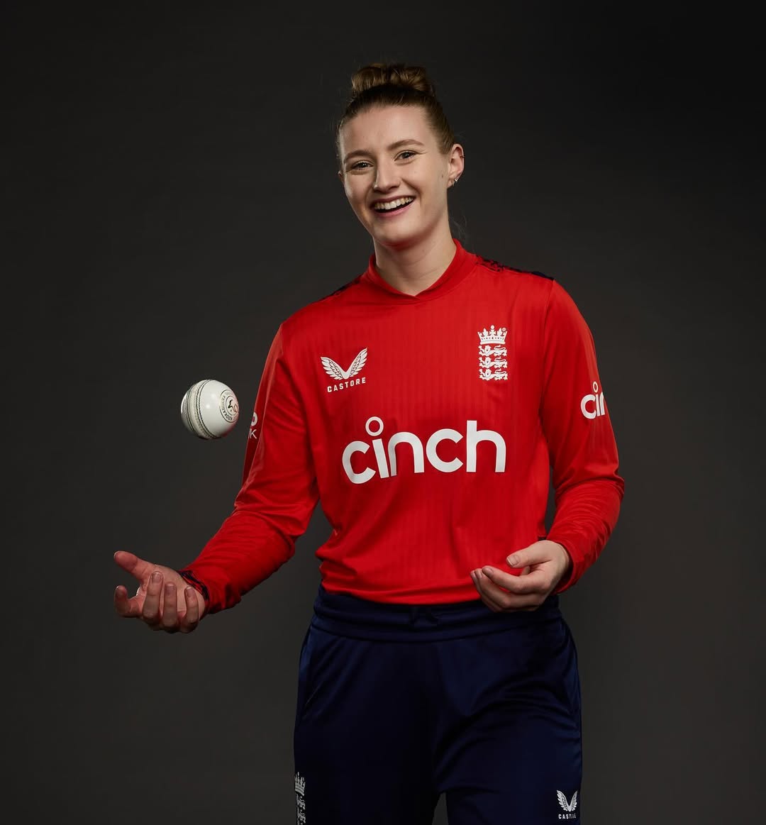 TOP 10 Most Beautiful Women Cricketers in the world