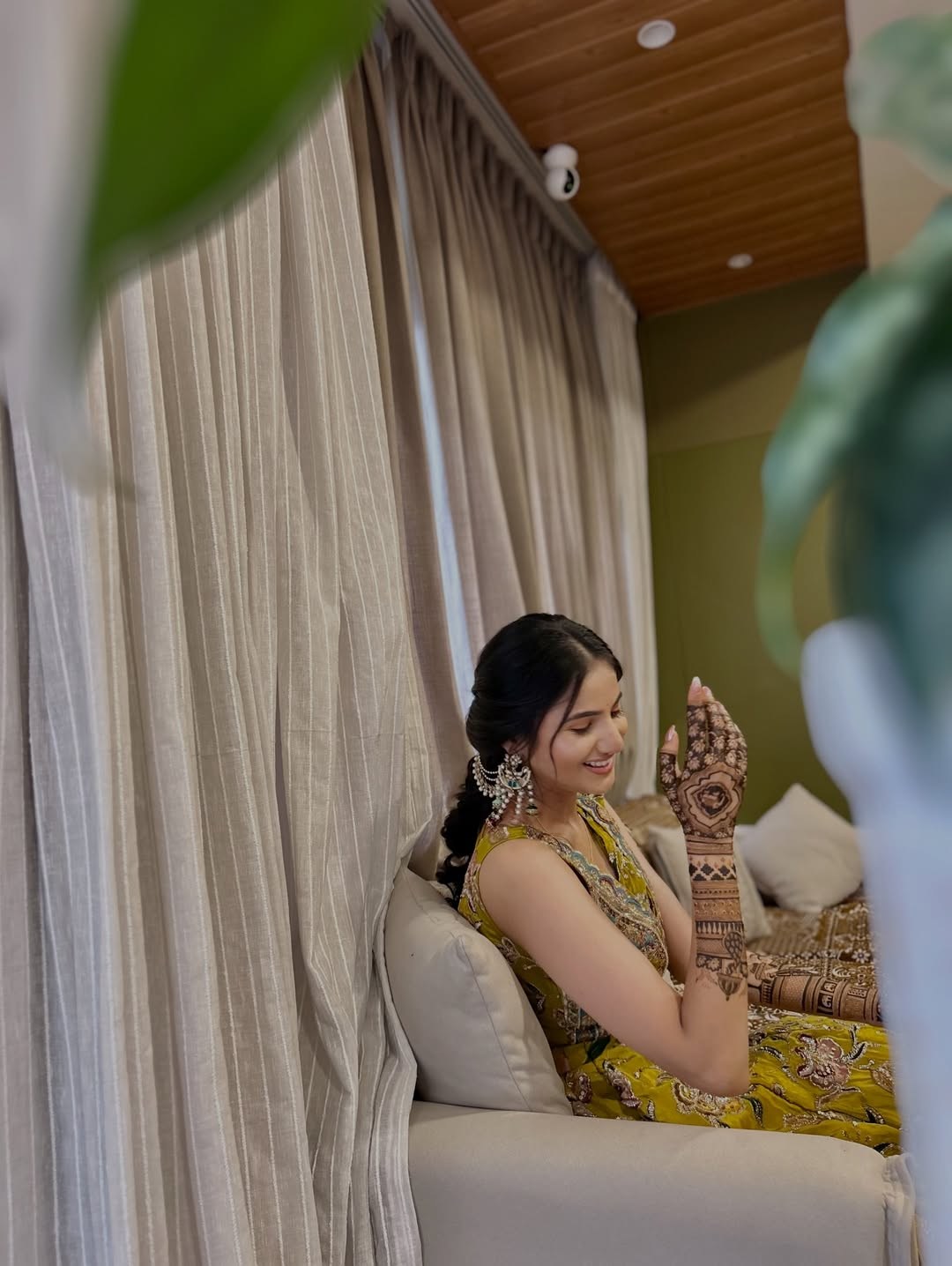 Soham Bandekar Pooja Birari Mehndi Ceremony