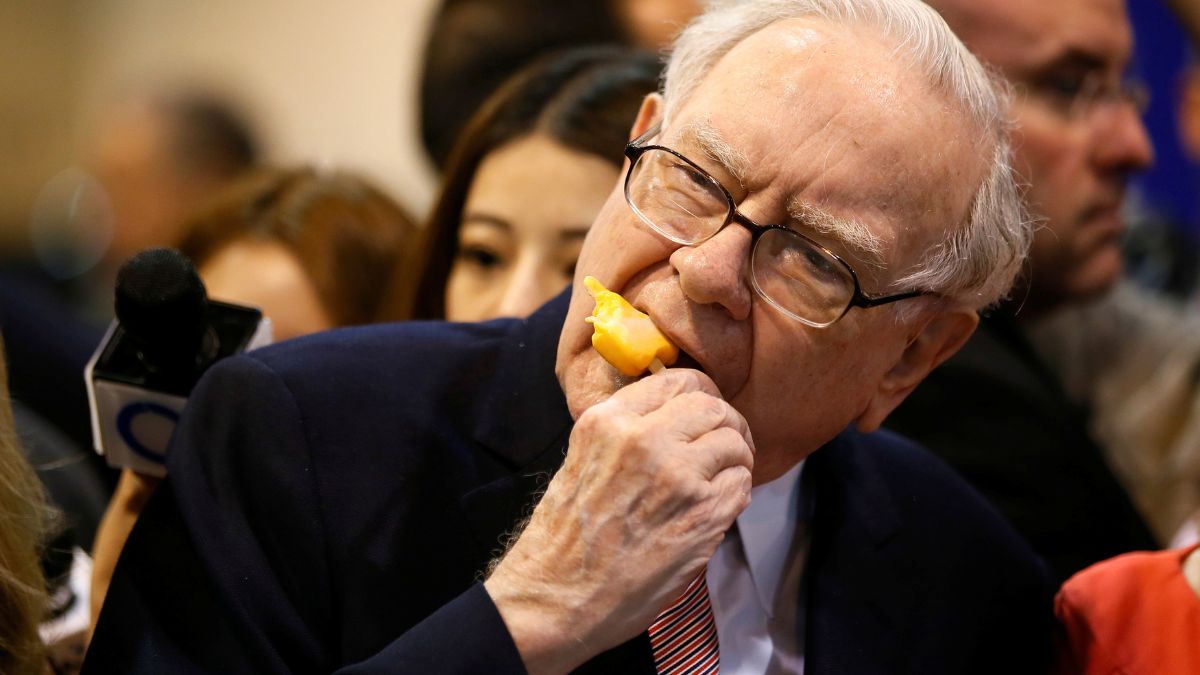 Warren Buffett leadership and learning