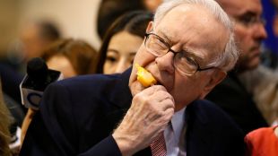 Warren Buffett leadership and learning