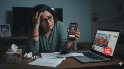 ‘डिजिटल अरेस्ट’च्या भीतीने महिलेने घर, भूखंड विकून सायबर चोरांना दिले दोन कोटी; मुंबई पोलिसांच्या नावाने फसवणूक