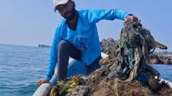 मालवणमध्ये सिंधुदुर्ग किल्ल्याजवळ सागरी कचरा स्वच्छता मोहीम यशस्वी