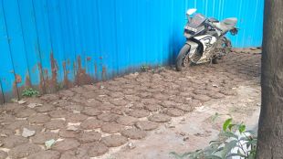 mira-road-footpath-encroachment-dung-issue