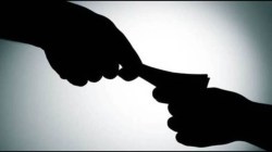 गुहागरात जी.प.चा बांधकाम उप अभियंत्याला ७ हजार रुपयांची लाच घेताना रंगेहाथ पकडले