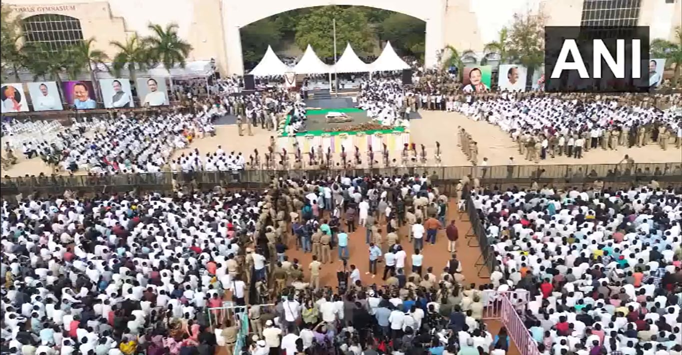 Ajit Pawar Funeral Last Rites Photos