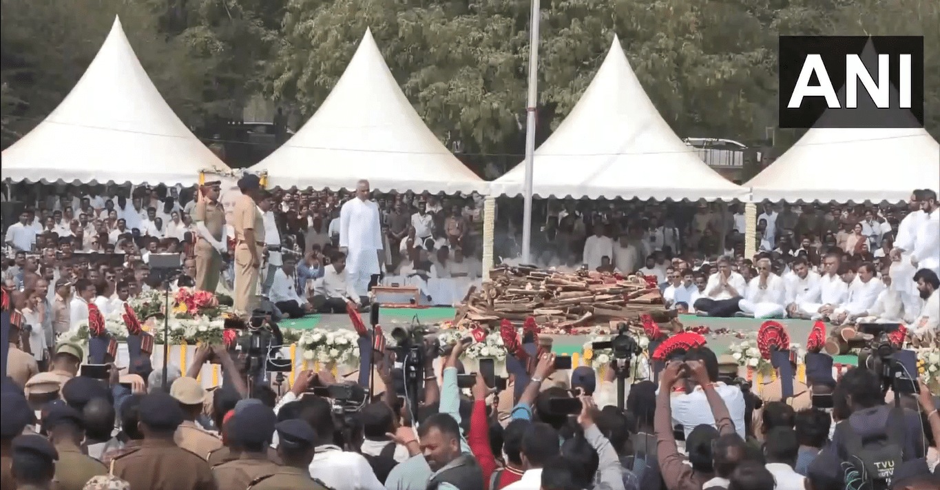 Ajit Pawar Funeral Last Rites Photos