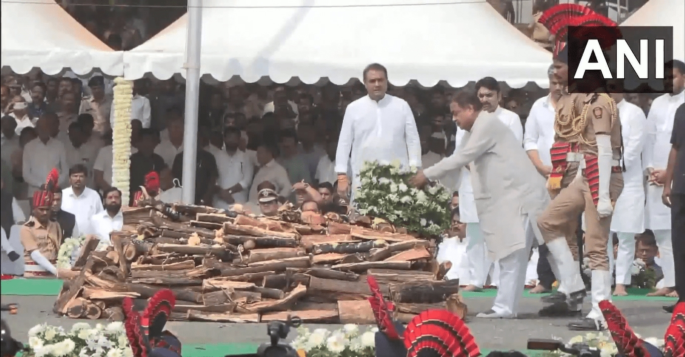 Ajit Pawar Funeral Last Rites Photos