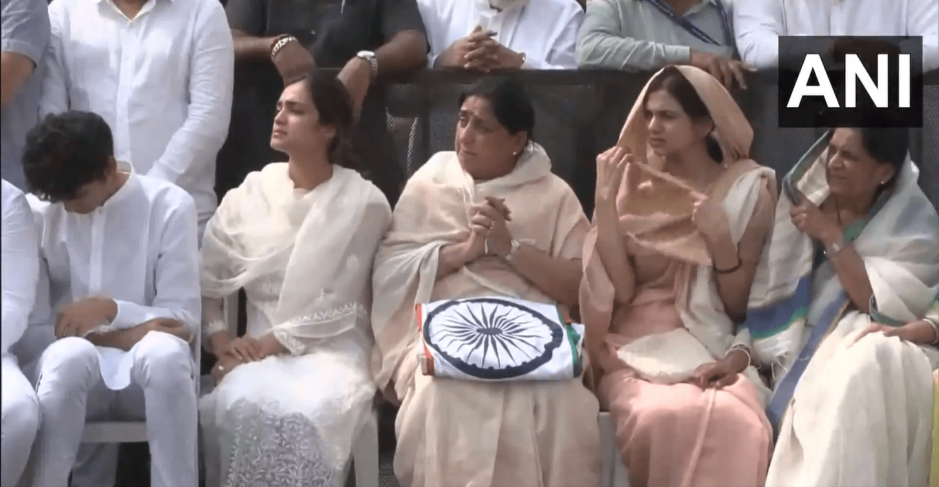 Ajit Pawar Funeral Last Rites Photos