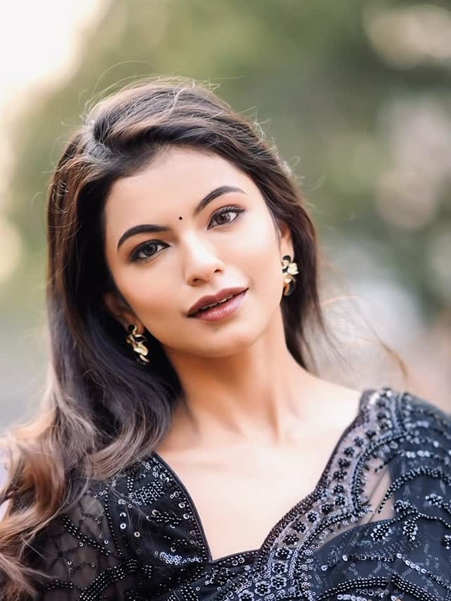 Anushri Mane Saree Reel Video