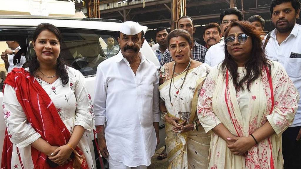 Arun Gawli Daughter Geeta Gawli and Yogita Gawli BMC Result Arun Gawli Daughter Geeta Gawli and Yogita Gawli BMC Result