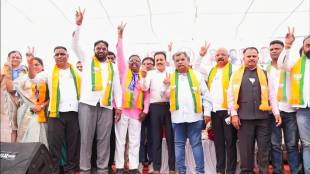 BJP leaders Ravindra Chavan and Girish Mahajan held a rally in Malegaon urging unity among workers to secure a BJP mayoral win.