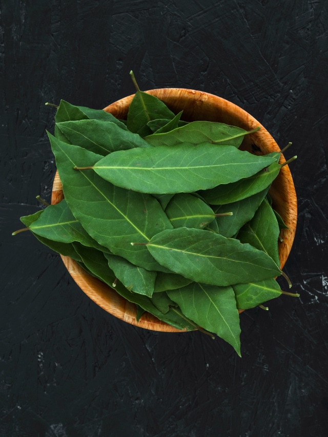 Curry Leaves Pack For Hair Growth