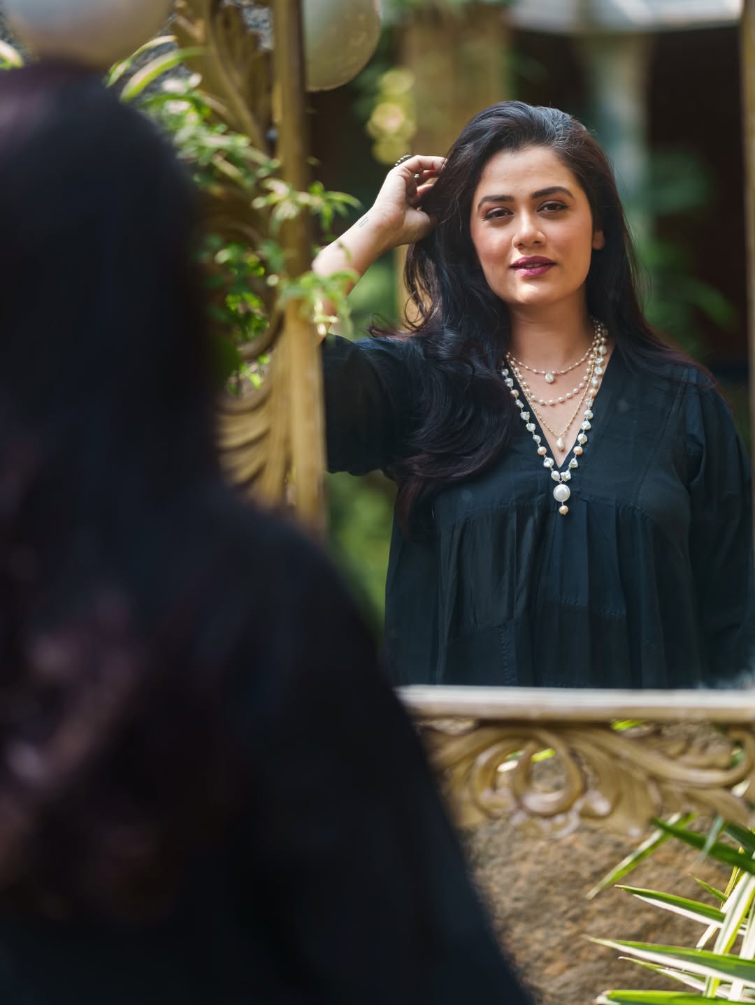 Girija Oak Godbole Black Kurta Look