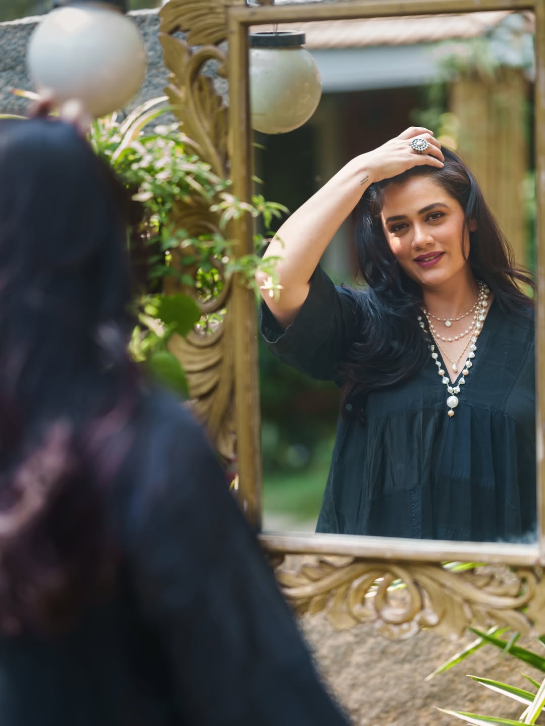 Girija Oak Godbole Black Kurta Look