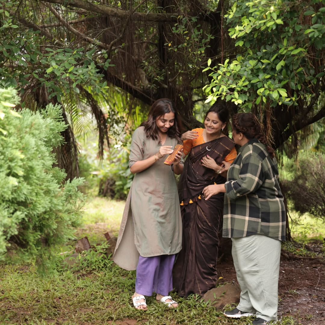 Hemant Dhome Kadambari Kadam Movie