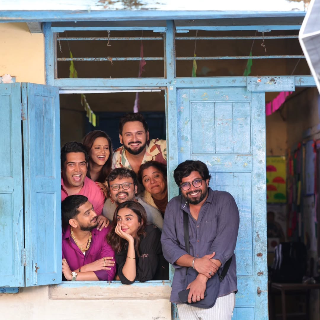 Hemant Dhome Kadambari Kadam Movie