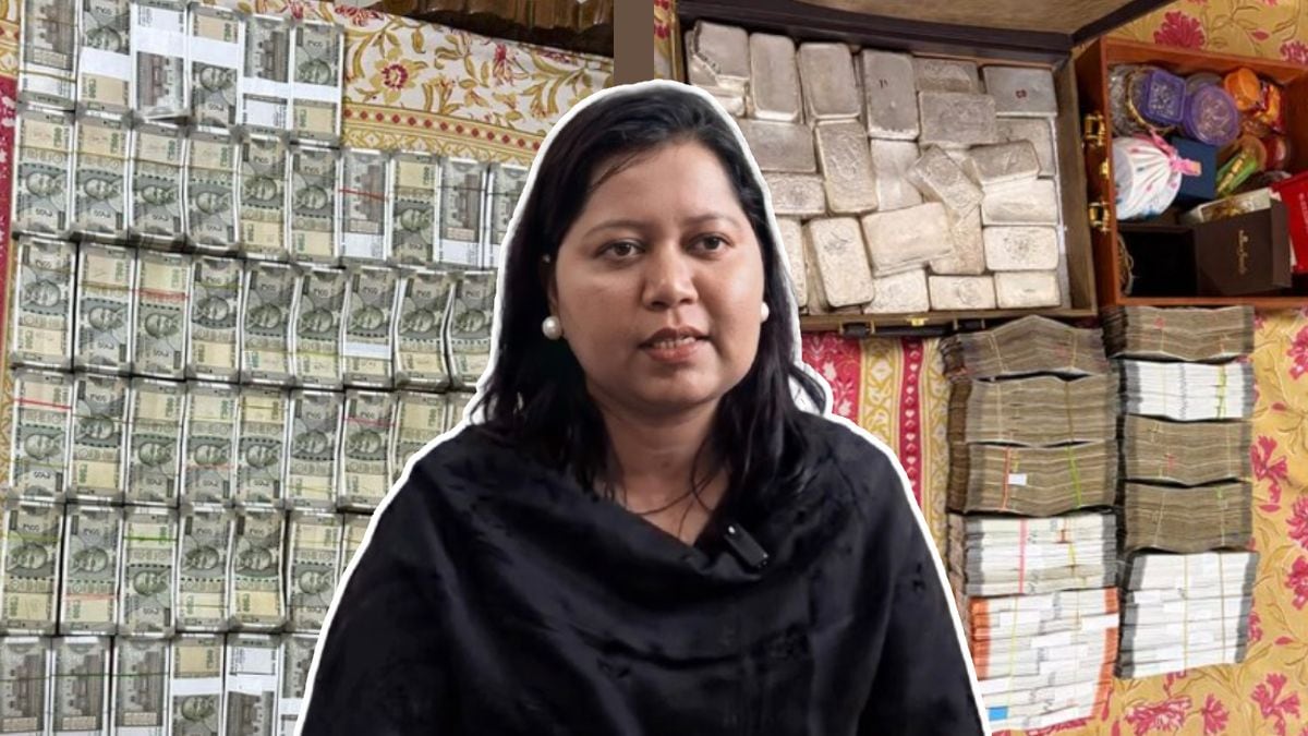 IRS officer Prabha Bhandari Bribery Case