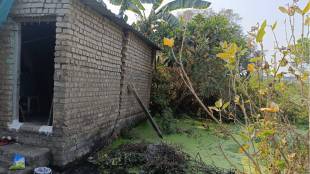 Gosekhurd Dam backwater from Wainganga River problems for Kardha village