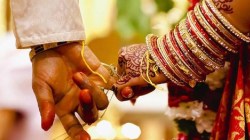 Karnataka : लग्नानंतर दोन महिन्यांतच पत्नीचं प्रियकरासह पलायन; नवरा व लग्न जुळवणाऱ्या भावाची आत्महत्या