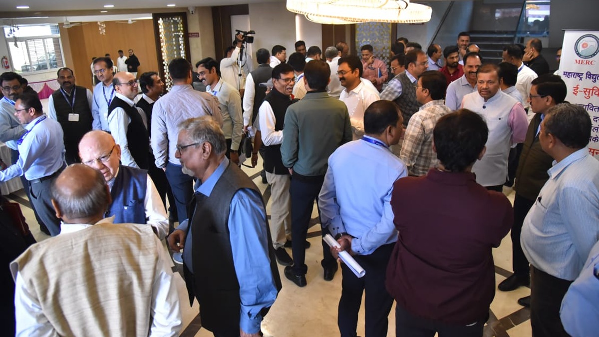 Consumer association representative Devi Betal demand Mahavitaran electricity rates should not be increased in hearing at MERC District Planning Building in Nagpur