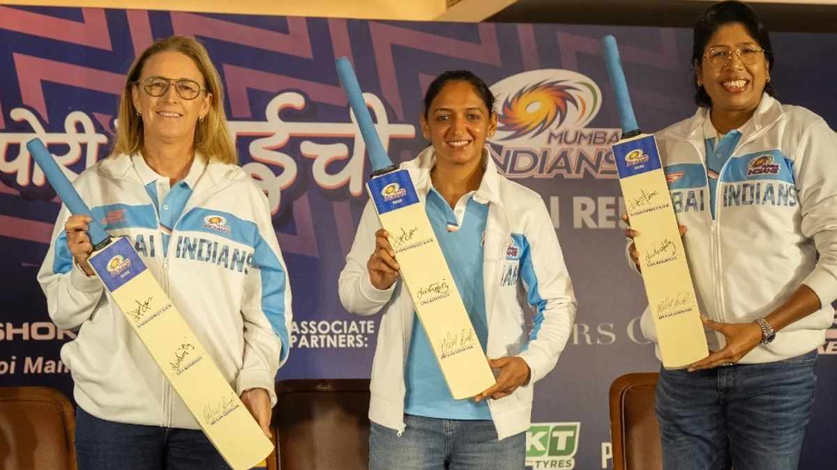 Mumbai Indians New Coach Who is Lisa Keightly first female full time coach in womens international cricket WPL 2026