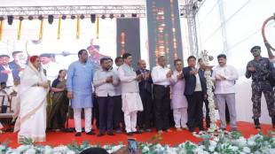 MP Narayan Rane, Chairman of Vashishthi Dairy Prashant Yadav and dignitaries at the inauguration of the Agricultural Festival