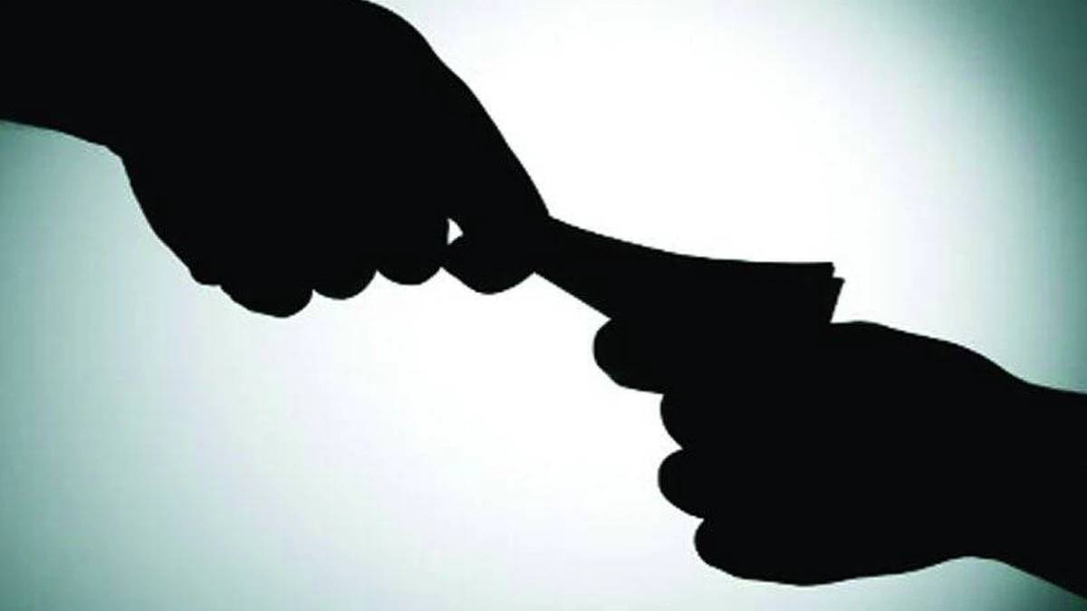Nashik Police bribe case ub-inspectors Bribe for bail case