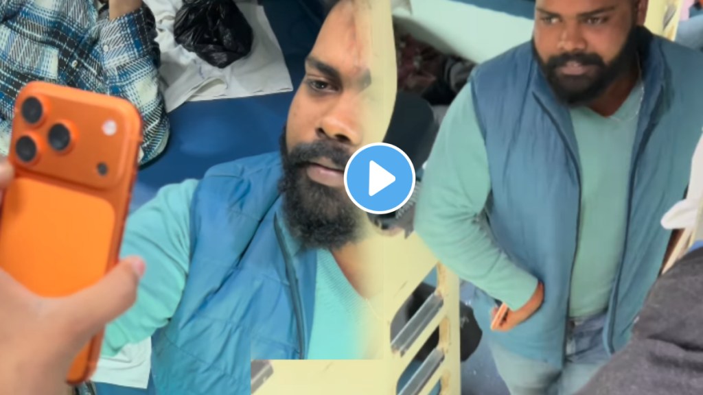 Fake iPhone 17 Pro Max sold inside a 2AC train coach the truth revealed on camera! Fake iPhone 17 Pro Max sold inside a 2AC train coach the truth revealed on camera!