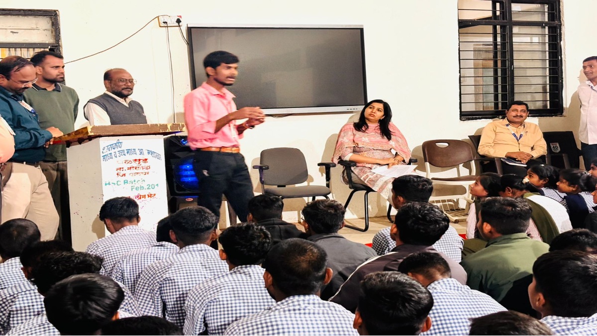 Palghar Collector Indu Rani Jakhar Tribal Ashram School Student Visit Education Reform Camp